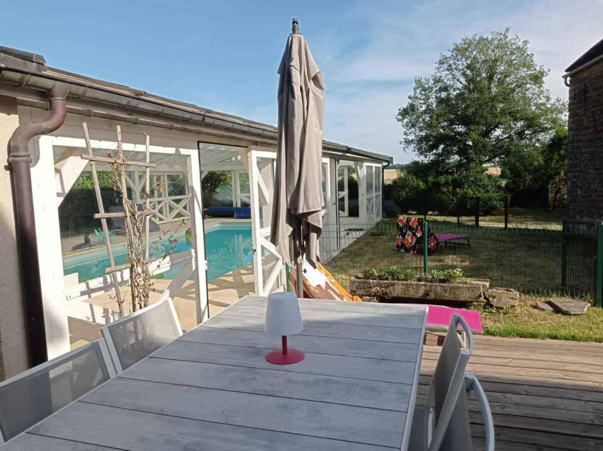 Bienvenue Au Fare Hibiscus Apartment Corrombles Exterior photo
