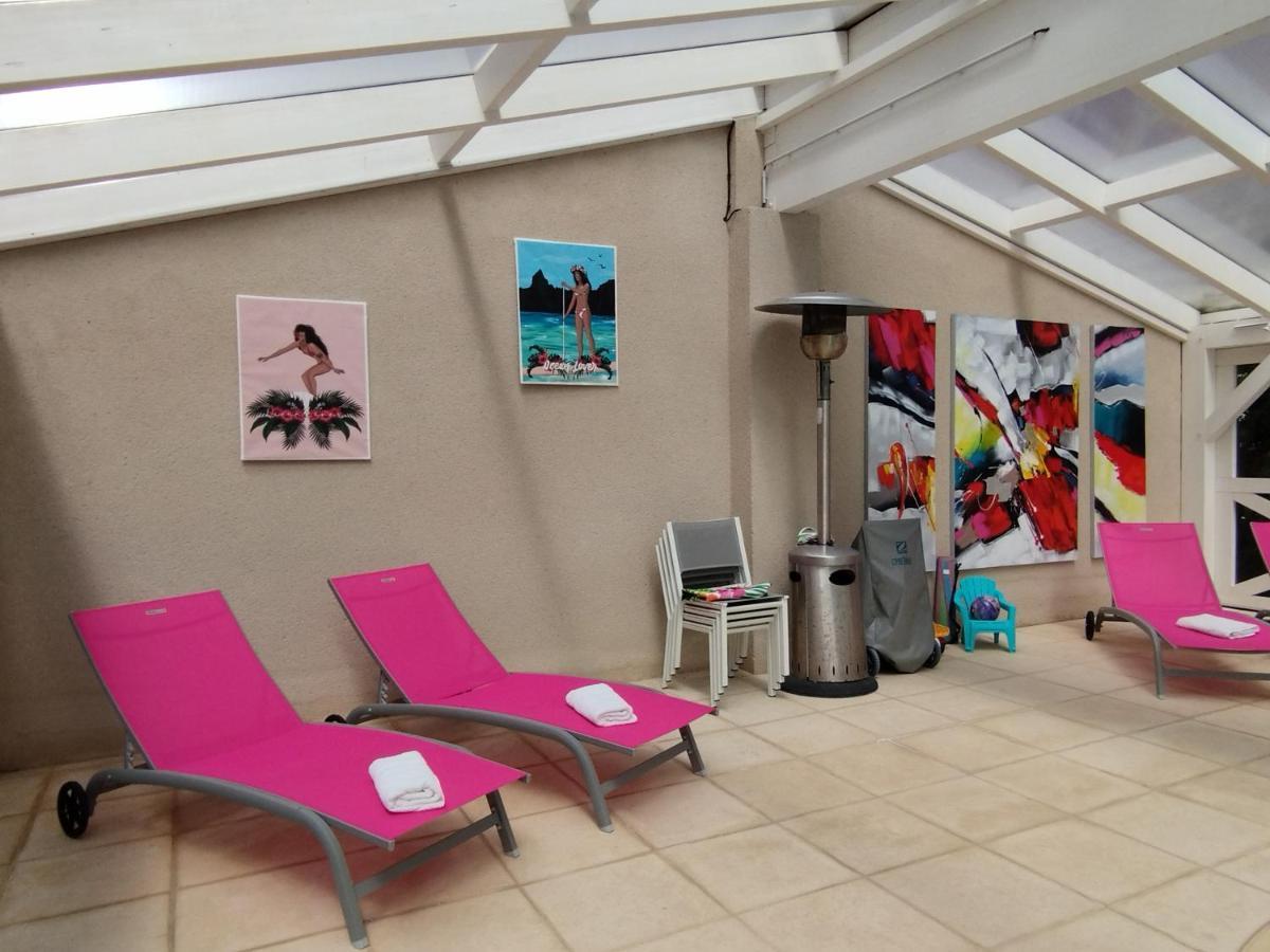 Bienvenue Au Fare Hibiscus Apartment Corrombles Exterior photo