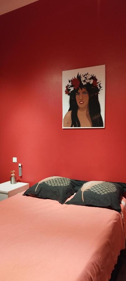 Bienvenue Au Fare Hibiscus Apartment Corrombles Exterior photo